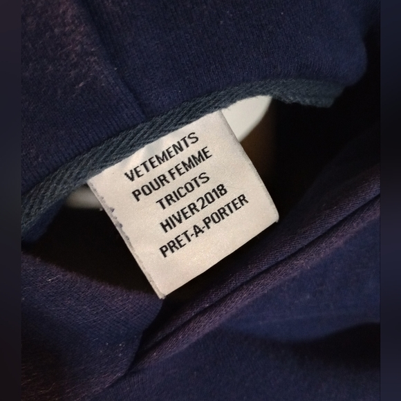 VETEMENTS NAVY HOODIE - Picture 12 of 13